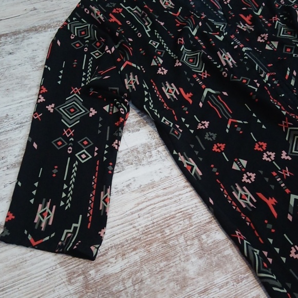 Bohemian Printed Patterned Open Front Lightweight Silky Blazer Cardigan - Picture 3 of 7